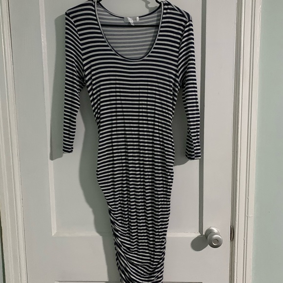 Maternity dress bundle - size small - Picture 7 of 8